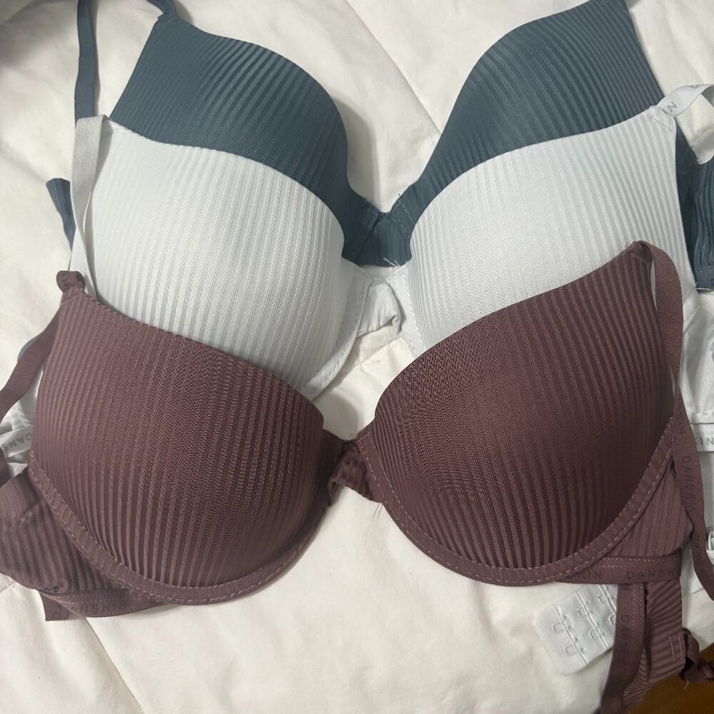 Danskin Bras 34C New
